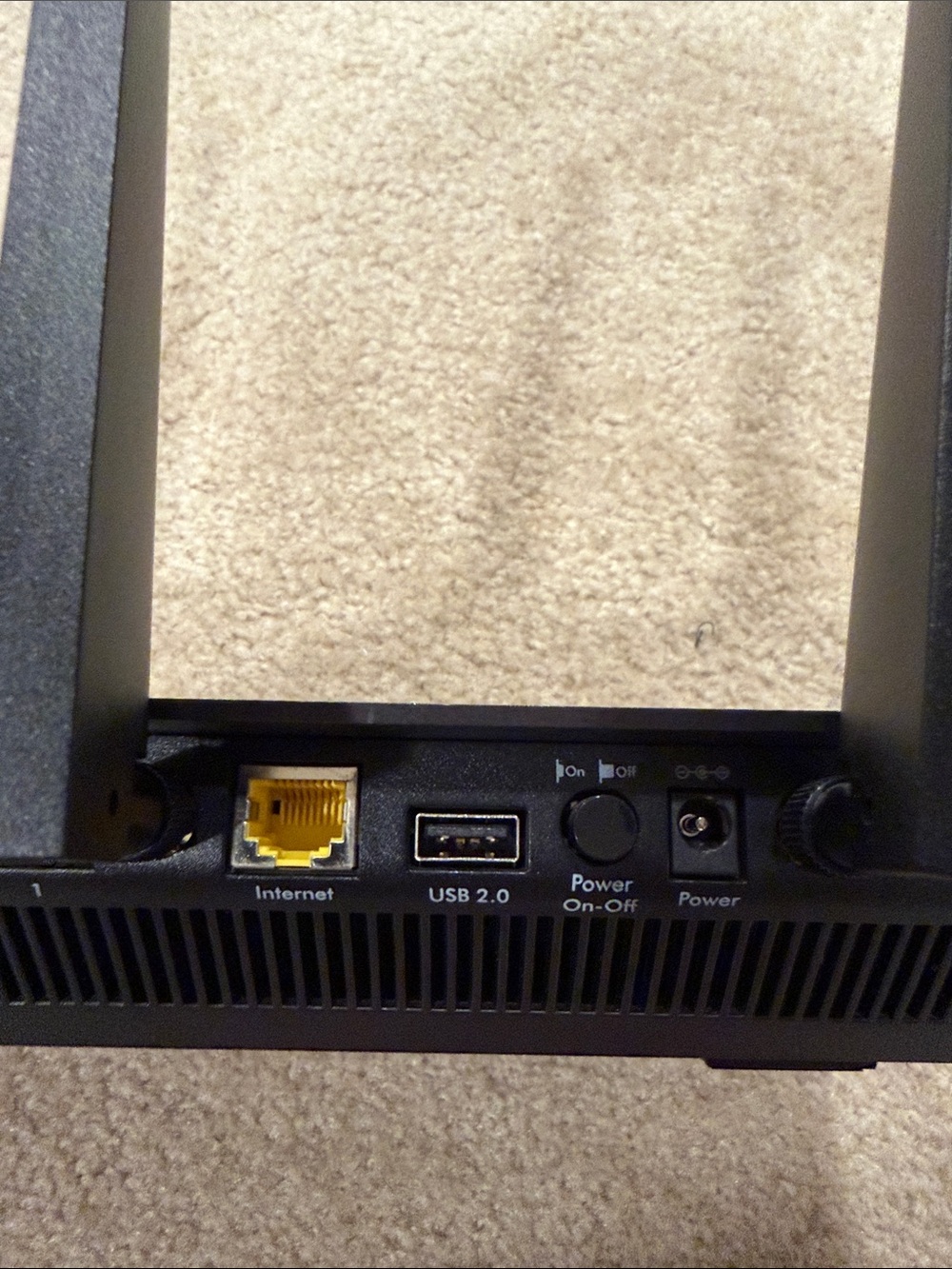 NETGEAR Nighthawk AC1900 Wireless Router with Original Packaging - Picture 6 of 10